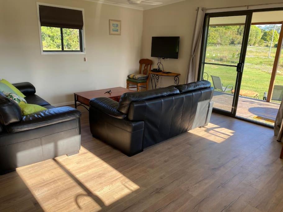 Pinbarren Green Lodges Noosa Exteriör bild